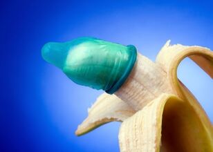 Prezervativ băgat cu banane